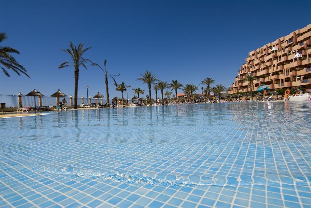 World Polynesia Hotel