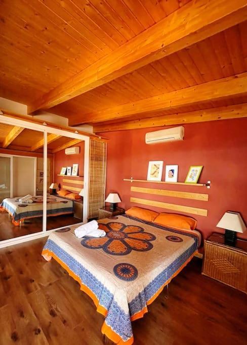 Precioso ático Con Gran Terraza Y Vistas Al Mar. Apartamento
