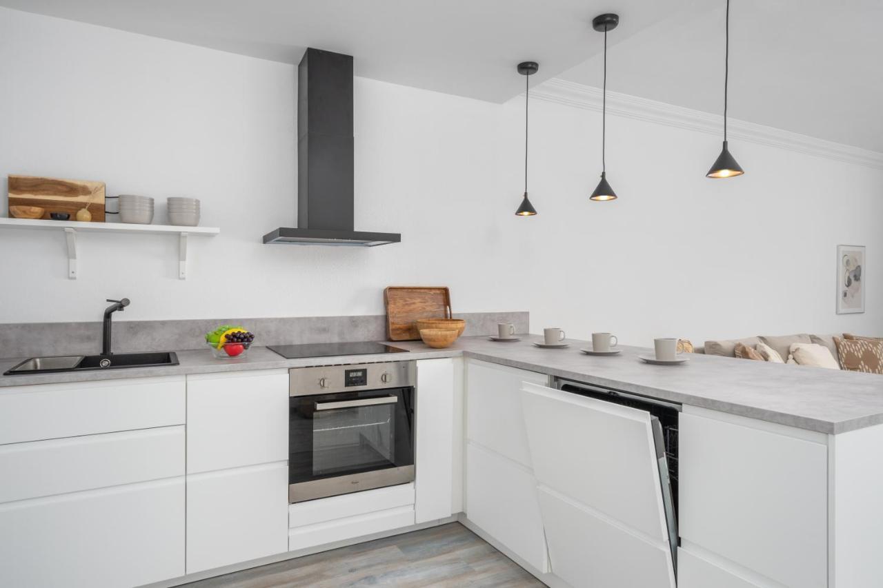 Apartment Stunning 3br Flat Near And Puerto Marina By Costarentals - Ref 150