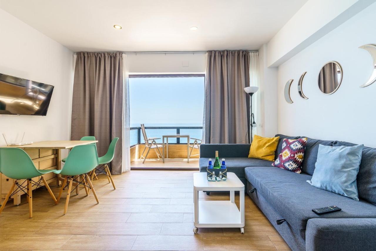 Appartement Amazing Views Beachfront With Swimming Pool