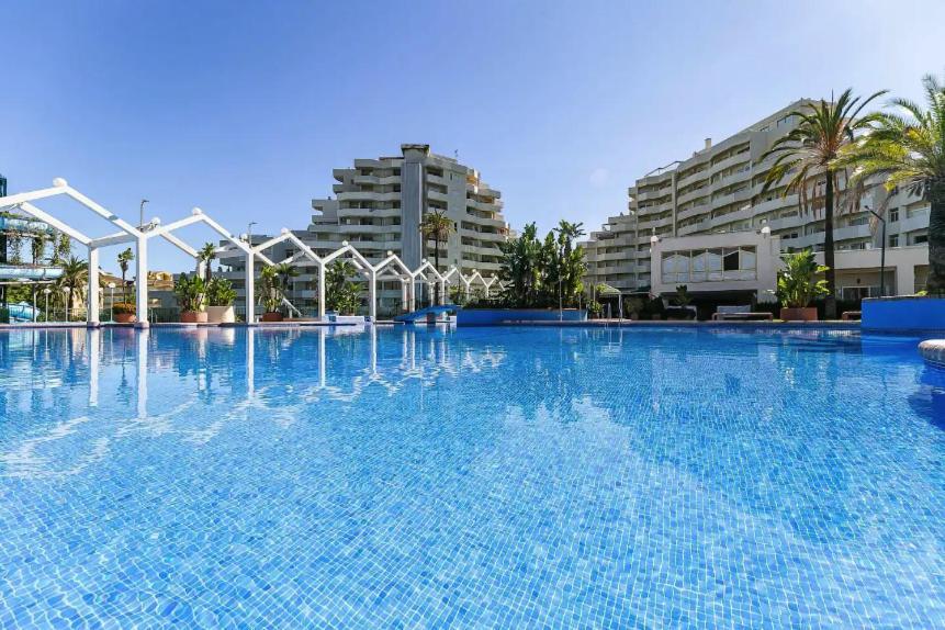 Benal 2bdr Beachfront With Water Park Benalmadena
