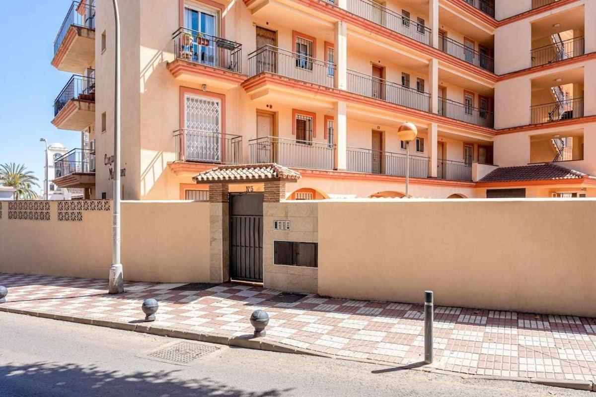 797 - Lujoso En Arroyo Con Piscina Benalmadena