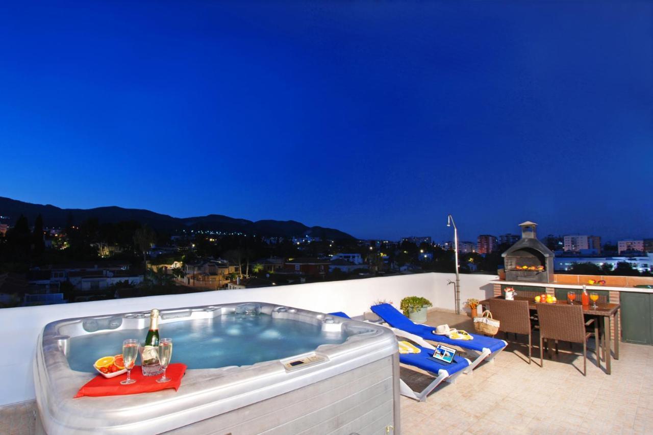 Isla De 1, Jacuzzi, 80m From The Sea, Ac, Bbq, Private Parking, Big Terrace Benalmadena