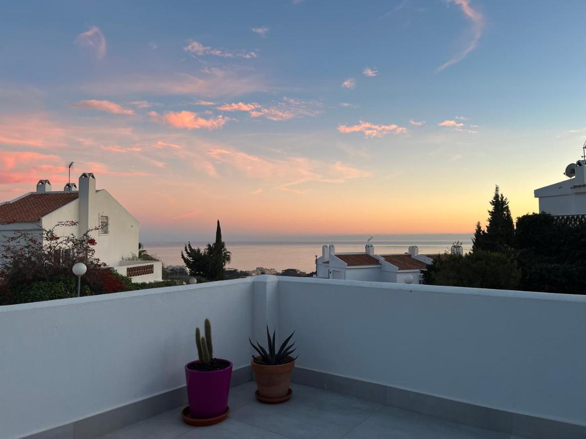 A Terrace With Sea View, 2 Bedrooms In Apartment Benalmadena