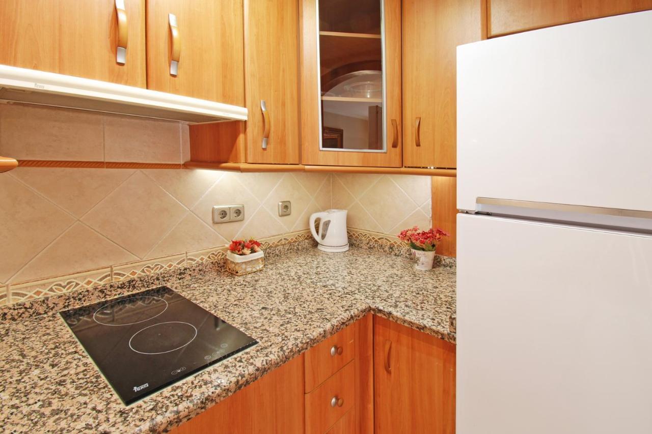 Isla De 1, Jacuzzi, 80m From The Sea, Ac, Bbq, Private Parking, Big Terrace