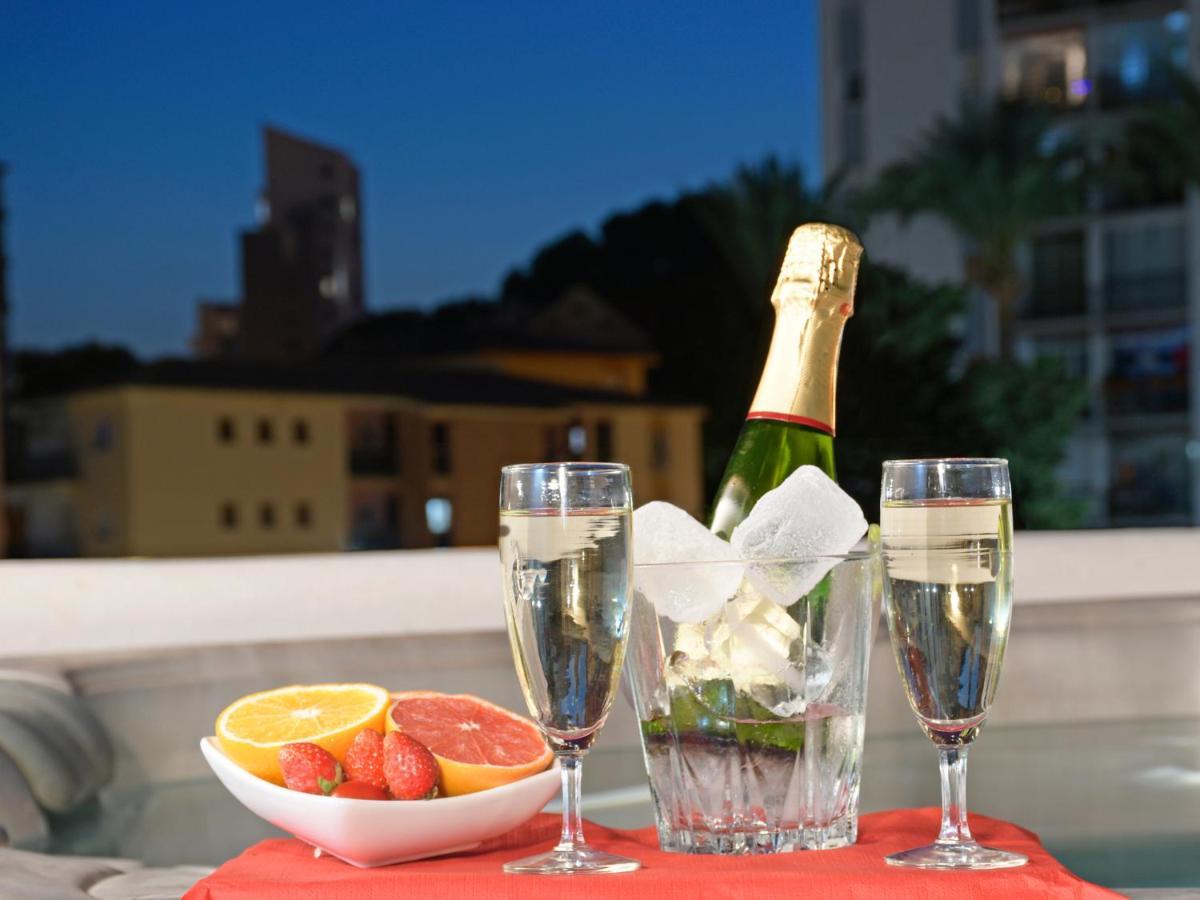 Isla De 1, Jacuzzi, 80m From The Sea, Ac, Bbq, Private Parking, Big Terrace Apartment