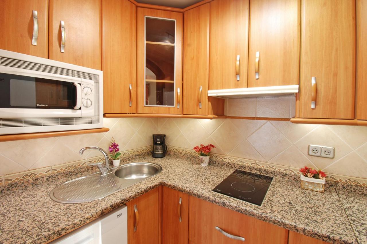 Apartment Isla De 1, Jacuzzi, 80m From The Sea, Ac, Bbq, Private Parking, Big Terrace *