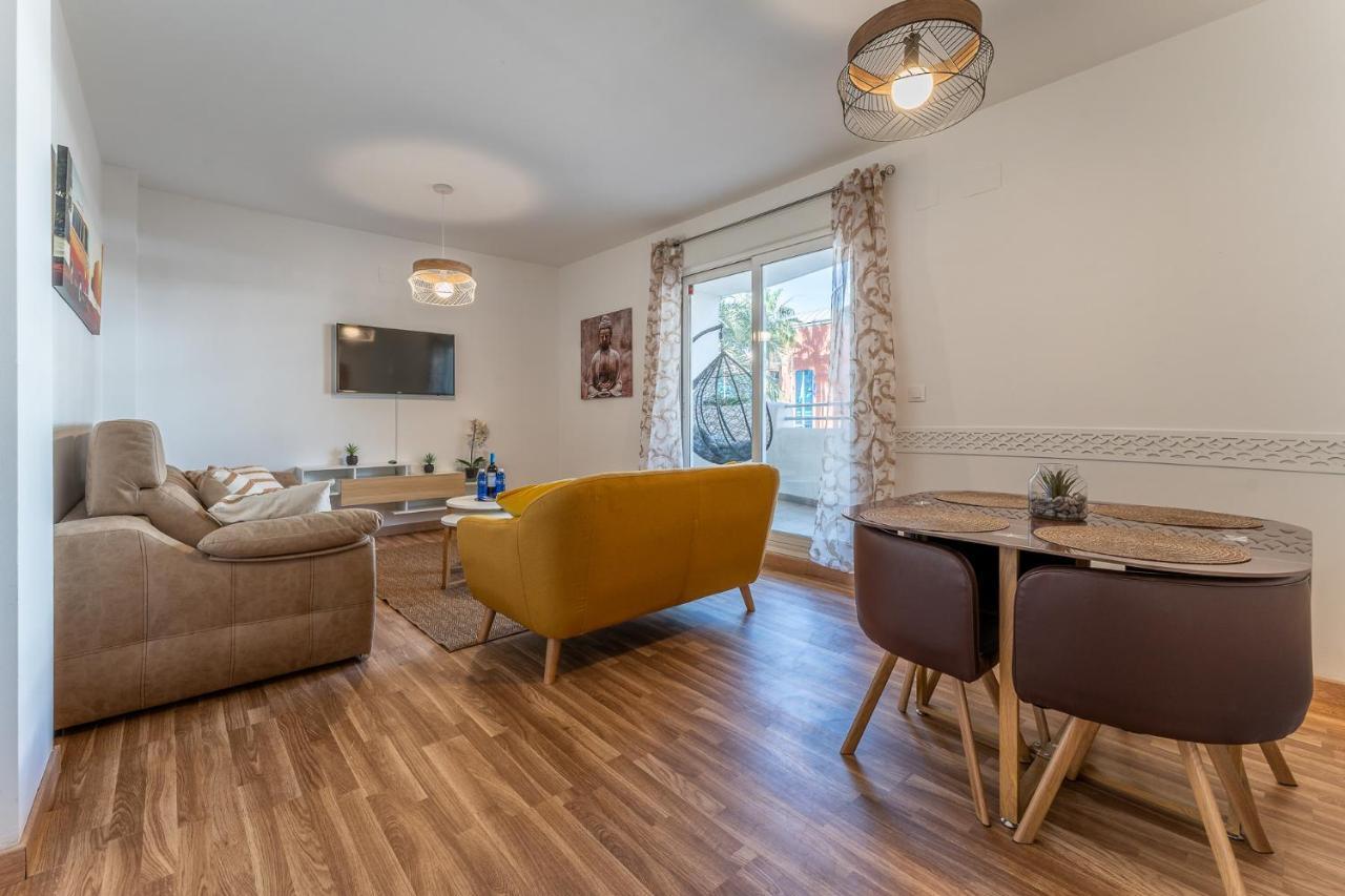 Spacious 2bed Family In Puerto Marina Apartamento