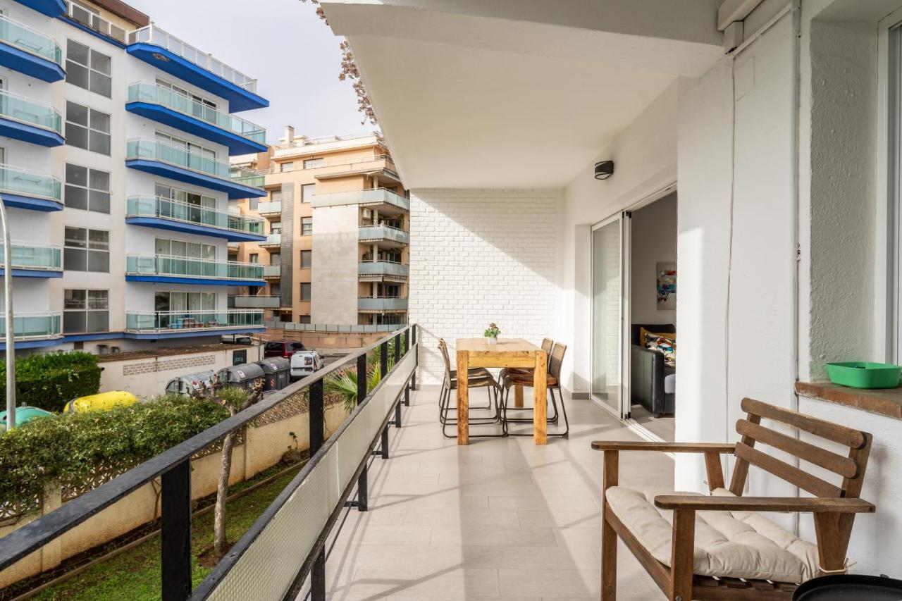 Steps From Puerto Marina Apartment *