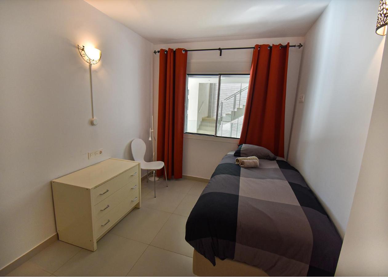 3 Bedroom Luxury In Apartment *