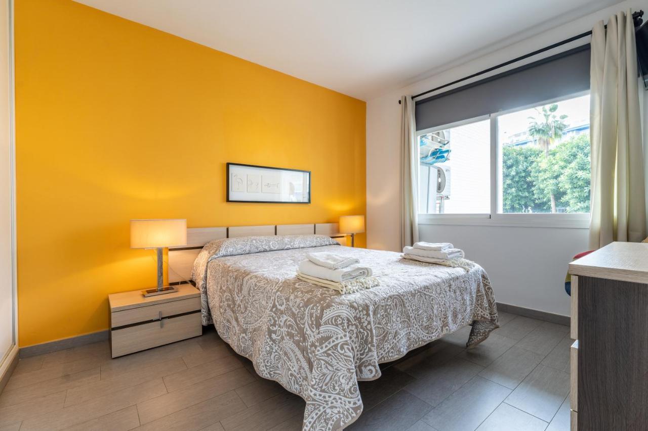 Apartment Steps From Puerto Marina *