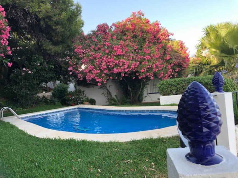 Villa Mediterranean - Sea Views & Heatable Pool
