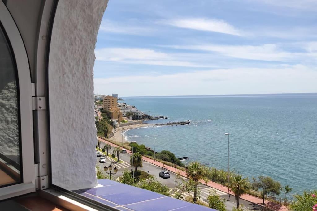 Mediterranean - Sea Views & Heatable Pool Villa *