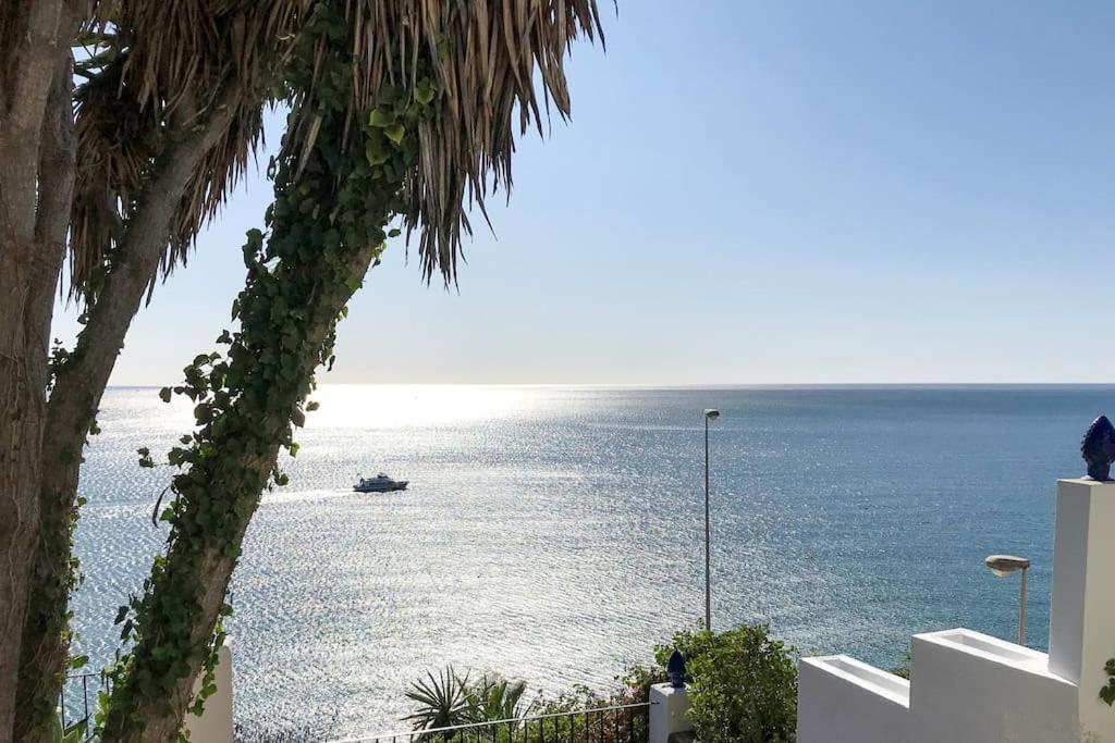 Mediterranean - Sea Views & Heatable Pool Villa *