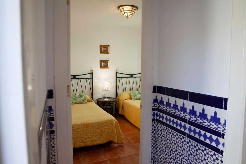 Mediterranean - Sea Views & Heatable Pool Villa *