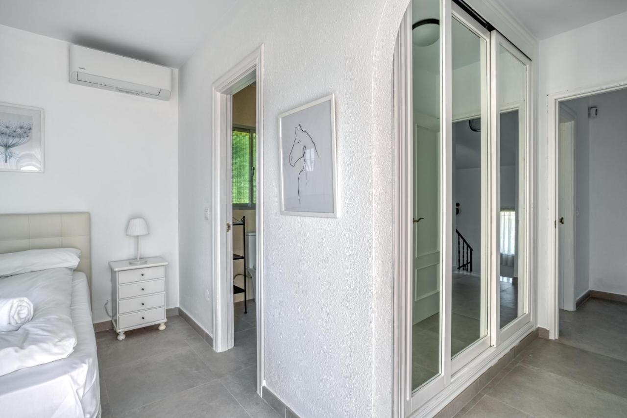 Seaviews And Heated Pool By Costarentals - Ref 144 *