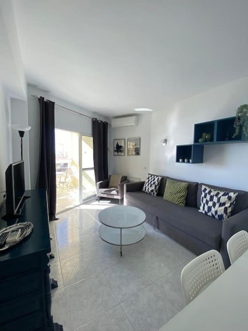 1 Bedroom Beachfront With Spectacular Sea Views! *