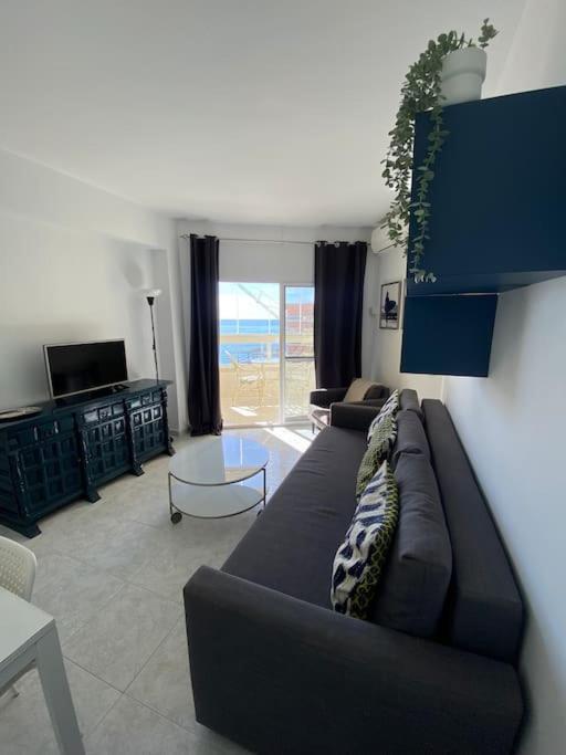 1 Bedroom Beachfront With Spectacular Sea Views! Appartement *