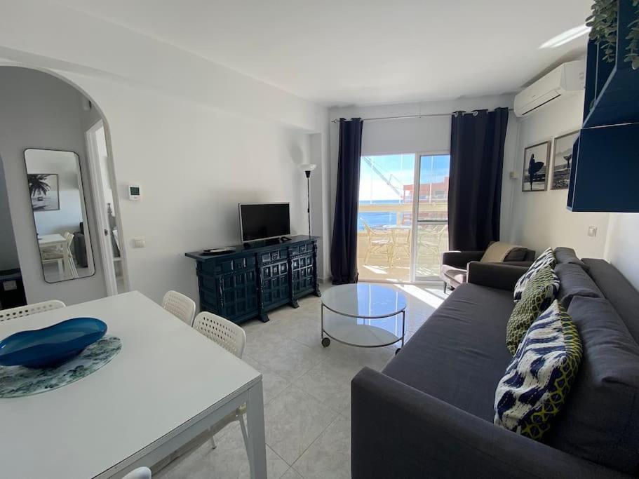 1 Bedroom Beachfront With Spectacular Sea Views! Appartement