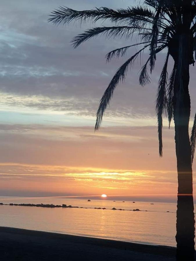 El Fantastico Benalbeach, Breakfast Included Apartamento *