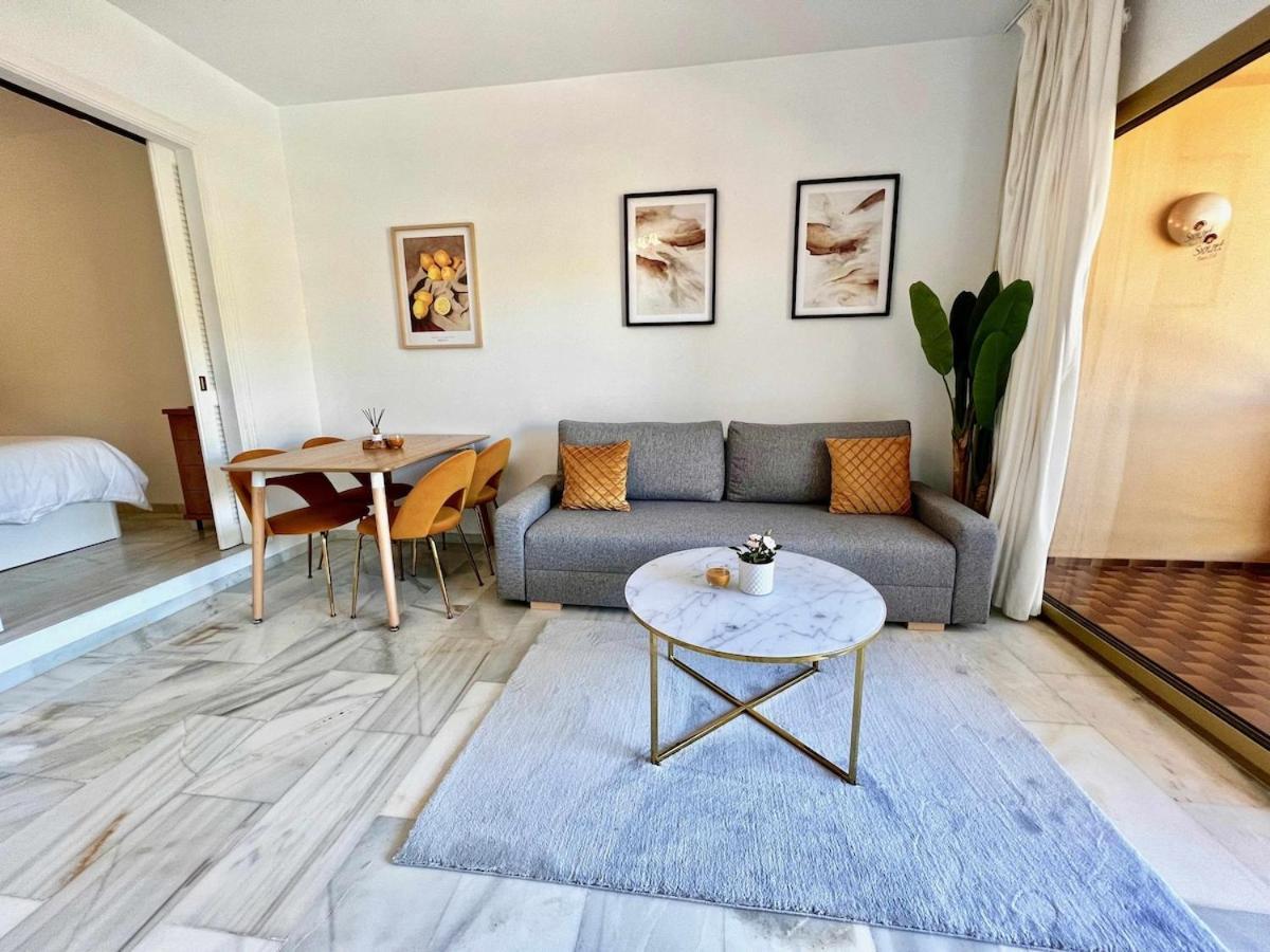 Apartment 797 Rentals- En Sunset Frente Al Mar