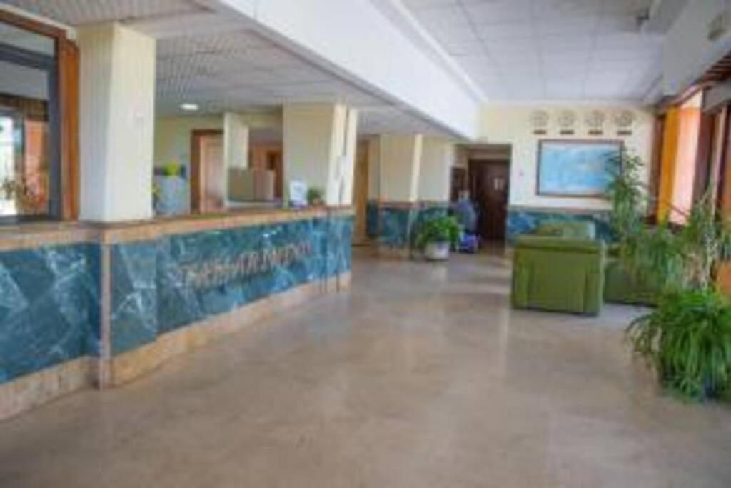 1 Bedroom Beachfront With Spectacular Sea Views! Appartement