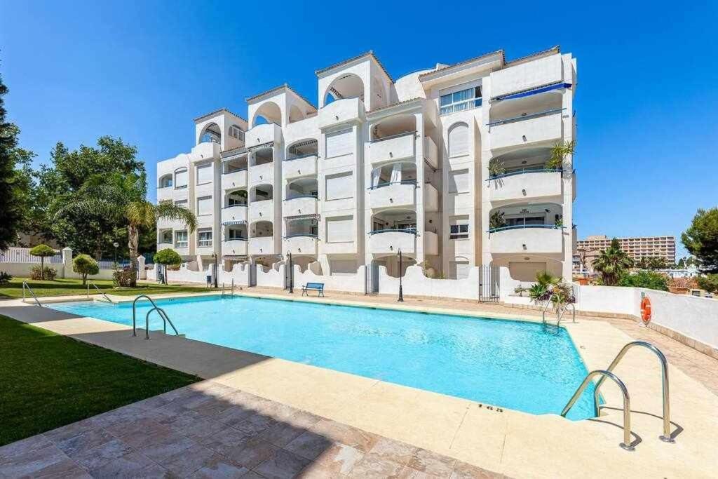 Apartment 797 Rentals- Hermoso 4 En Benalmadena