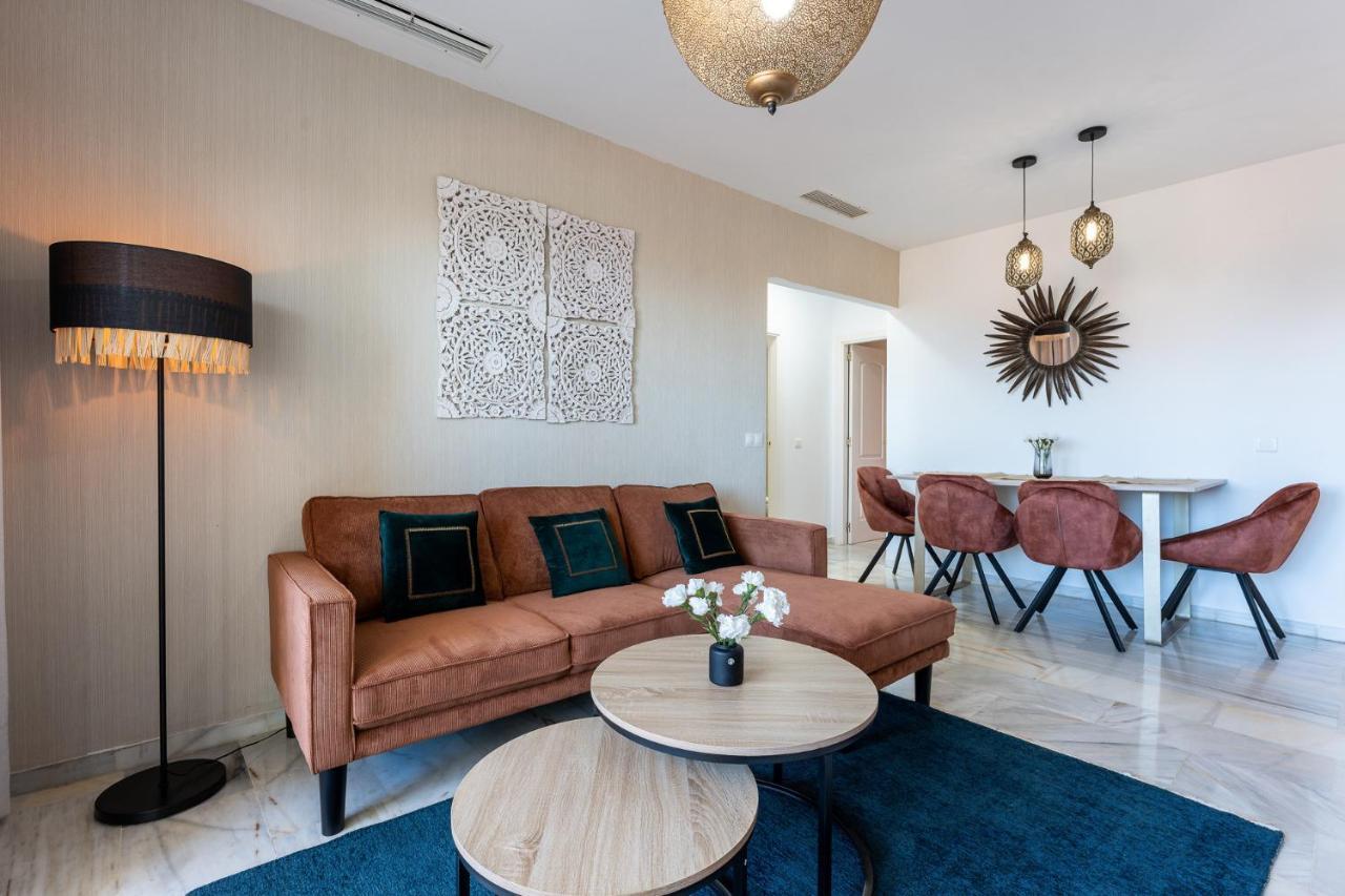 Beachfront Retreat Big Balcony And City Sea Views Apartment *