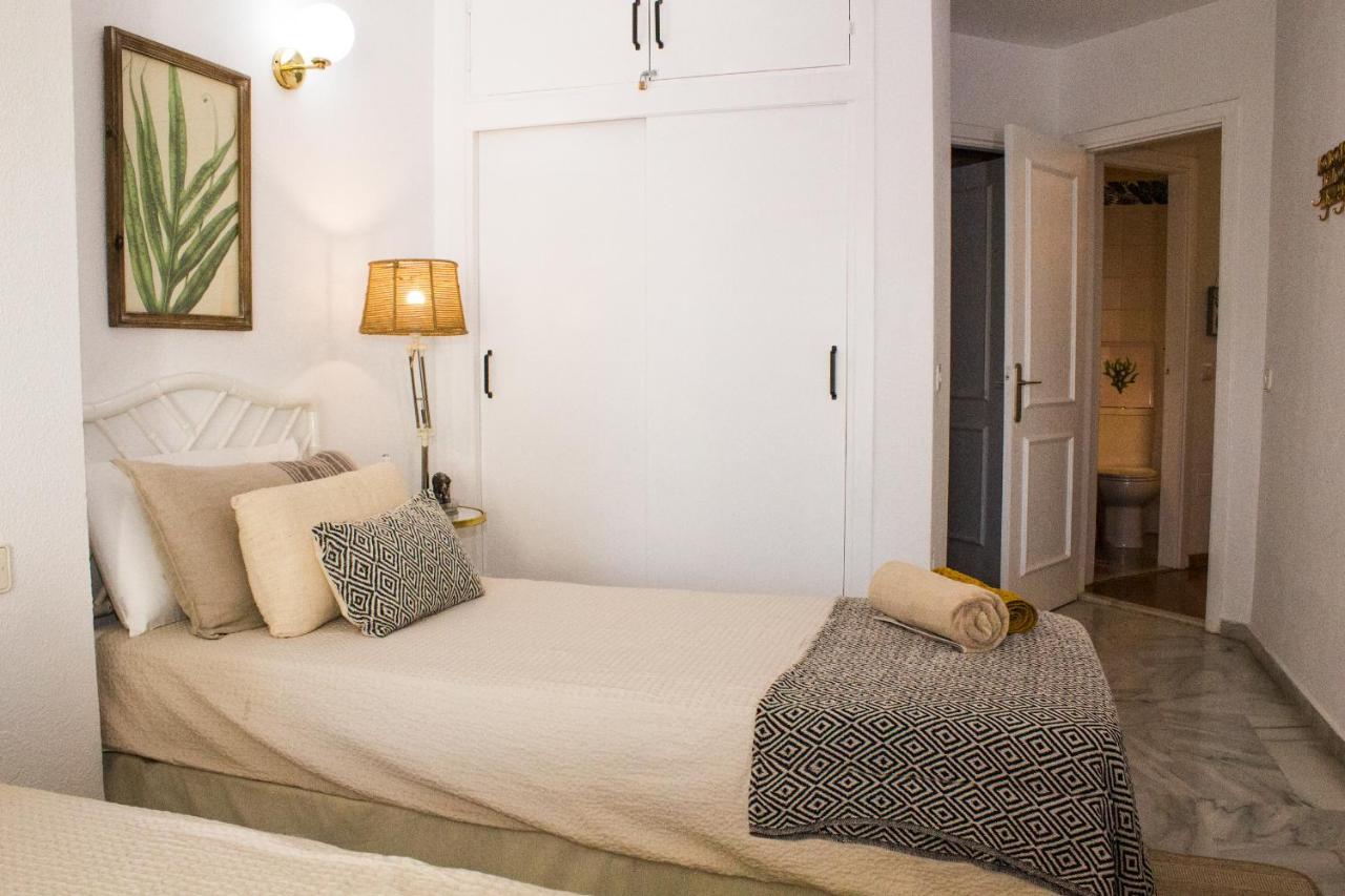 Benalgolf: Seaside With Private Bbq Backyard Apartment Benalmadena