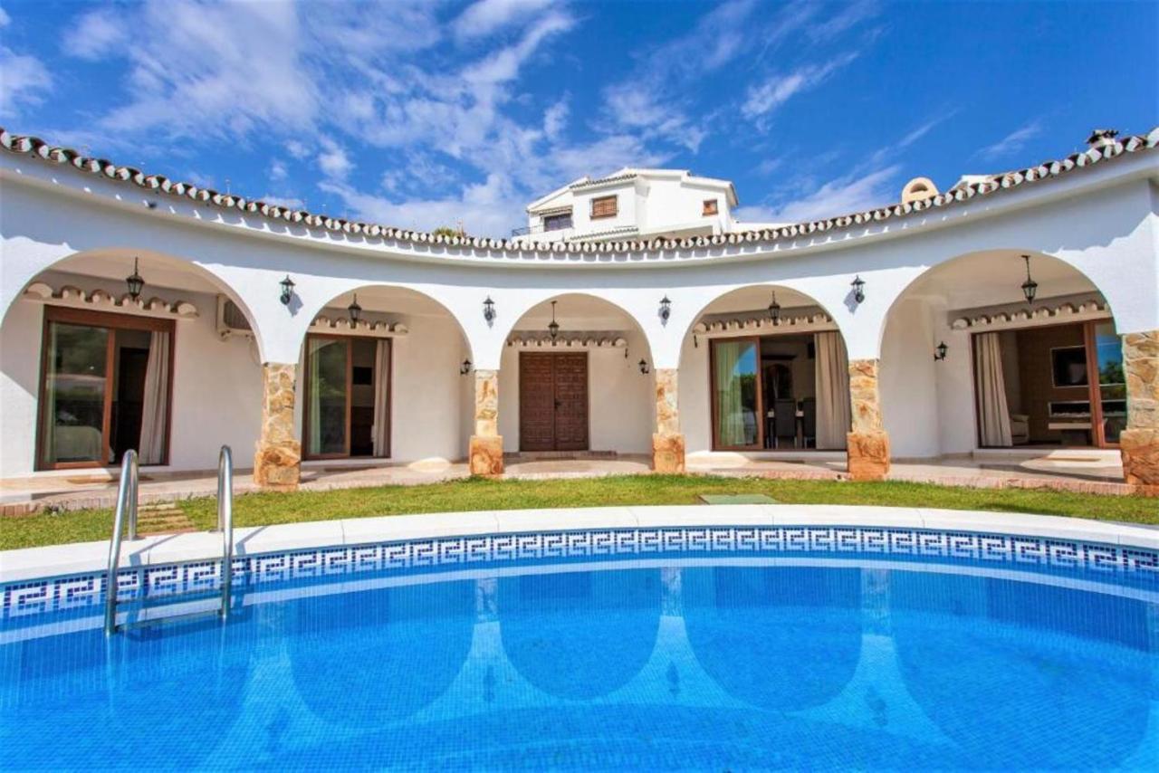 Luxury Romantica Near Torremuelle Villa *