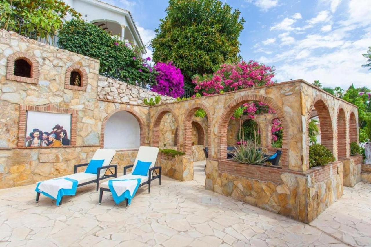 Luxury Romantica Near Torremuelle