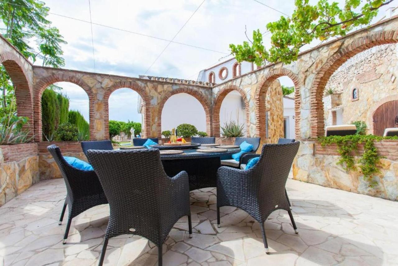 Luxury Romantica Near Torremuelle