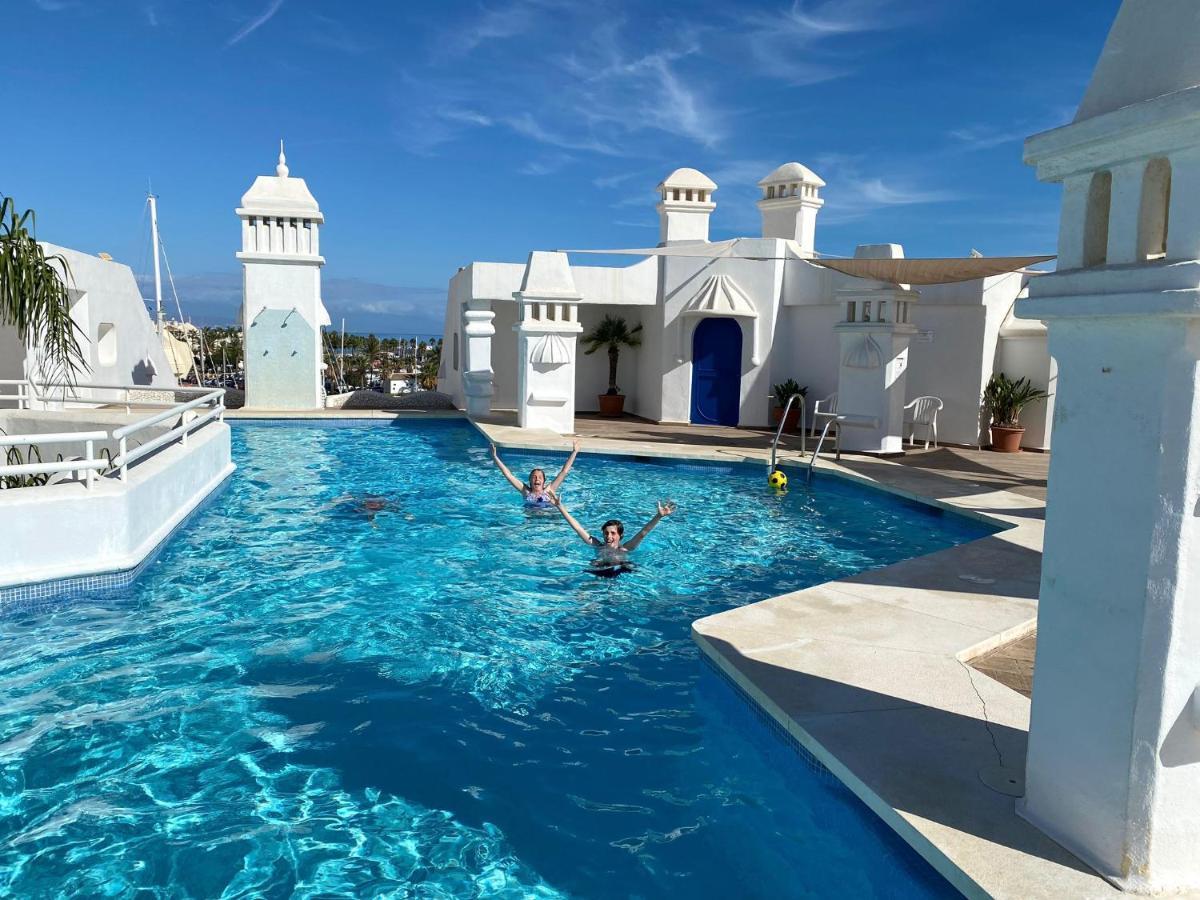 Luxury Waterfront Apartment *