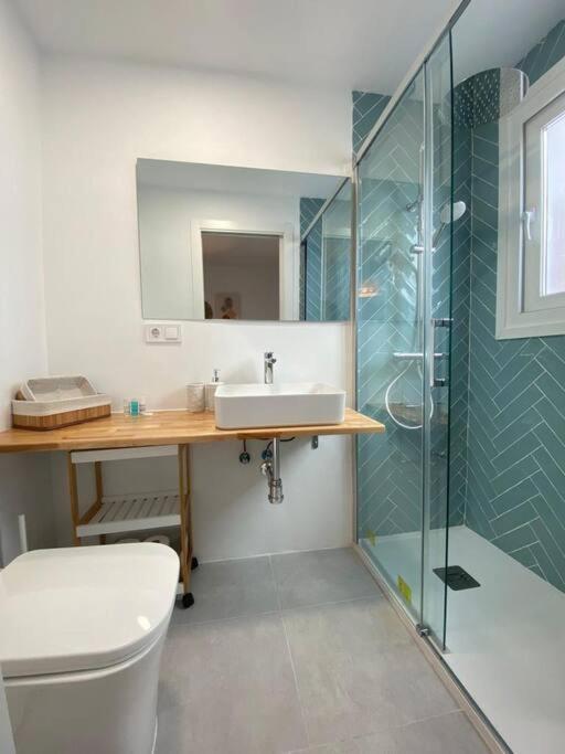 Stylish Seaside 3 Bed With Terrace + Sea View Appartement