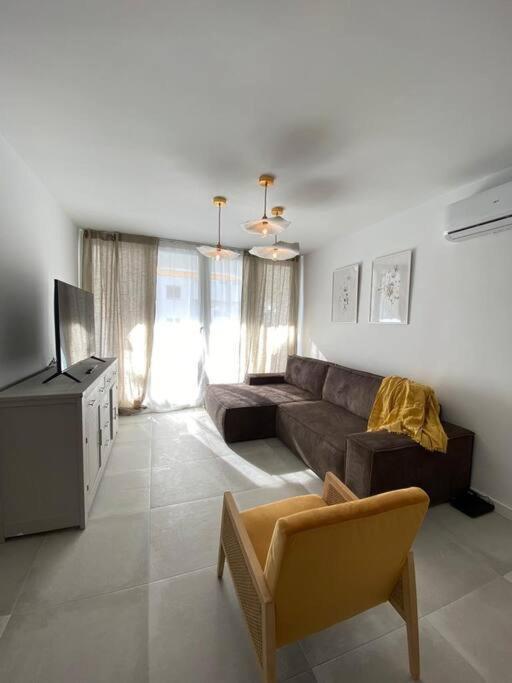 Apartamento Stylish Seaside 3 Bed With Terrace + Sea View *