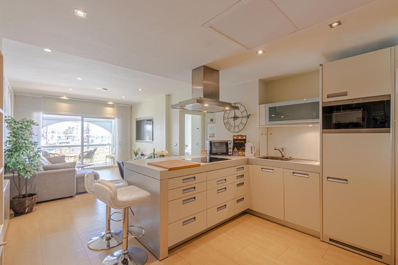 Luxury Waterfront *