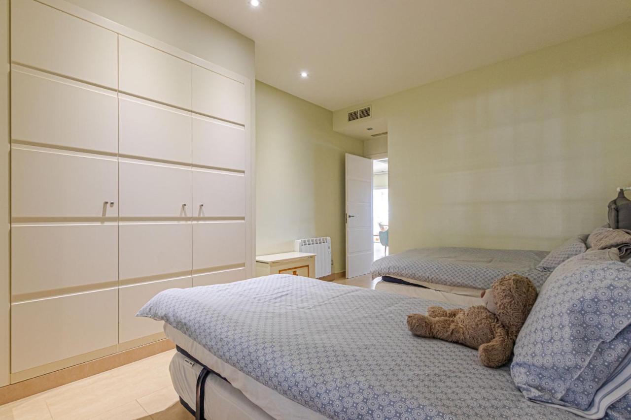 Luxury Waterfront Apartment *