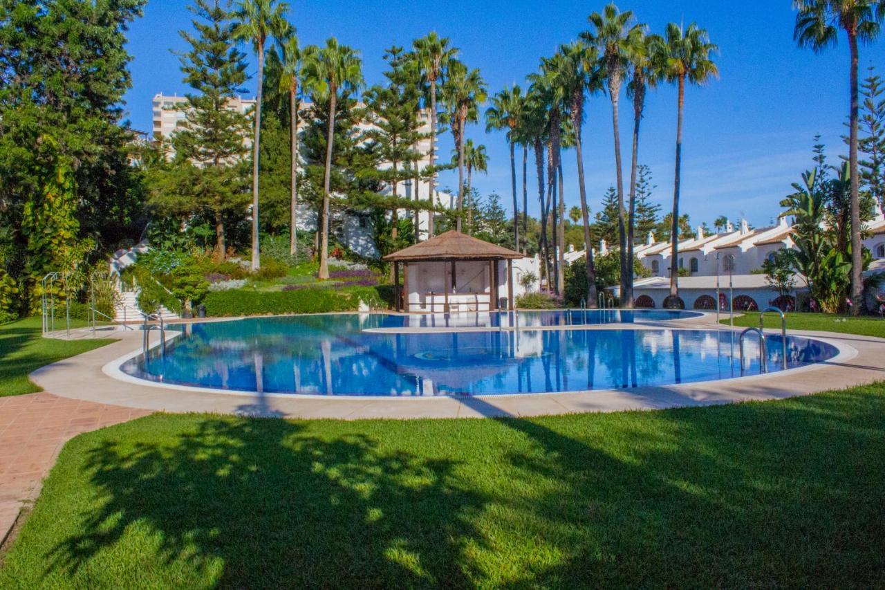 Benalgolf: Seaside With Private Bbq Backyard Apartment