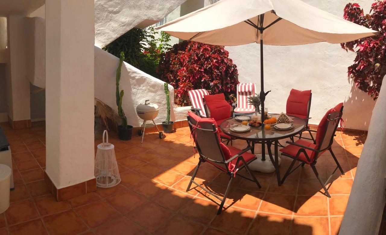 Benalgolf: Seaside With Private Bbq Backyard Apartment Benalmadena