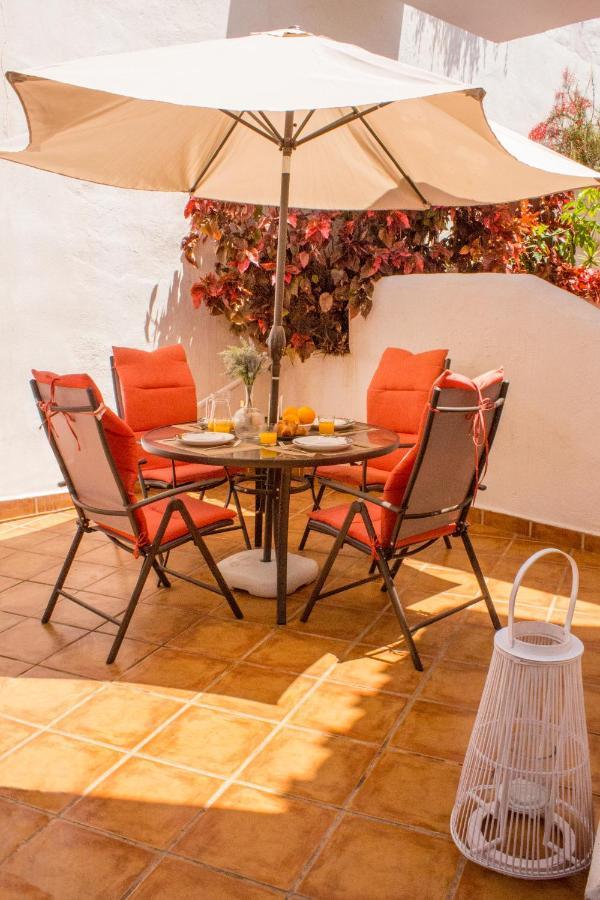Apartment Benalgolf: Seaside With Private Bbq Backyard