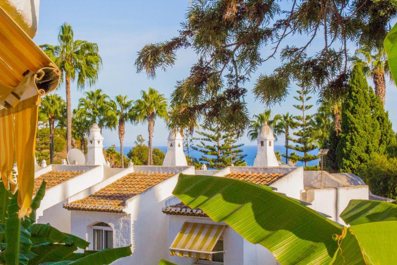 Benalgolf: Seaside With Private Bbq Backyard