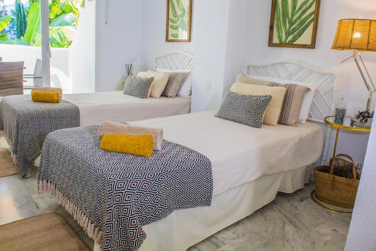 Benalgolf: Seaside With Private Bbq Backyard