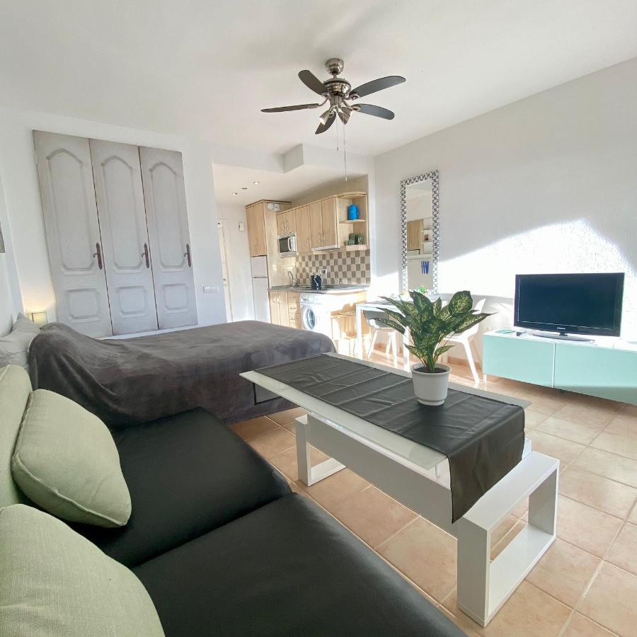 Apartment Benalbeach Seaview Studio *