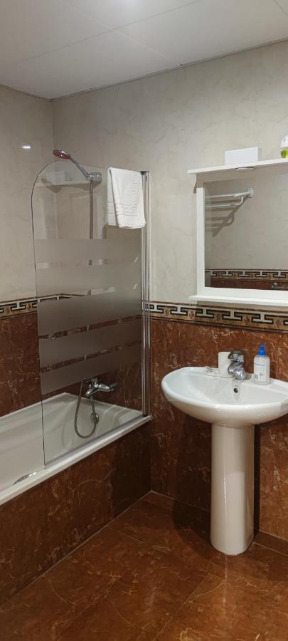 Con Vistas Al Mar Y Parking Privado Incluido Apartment