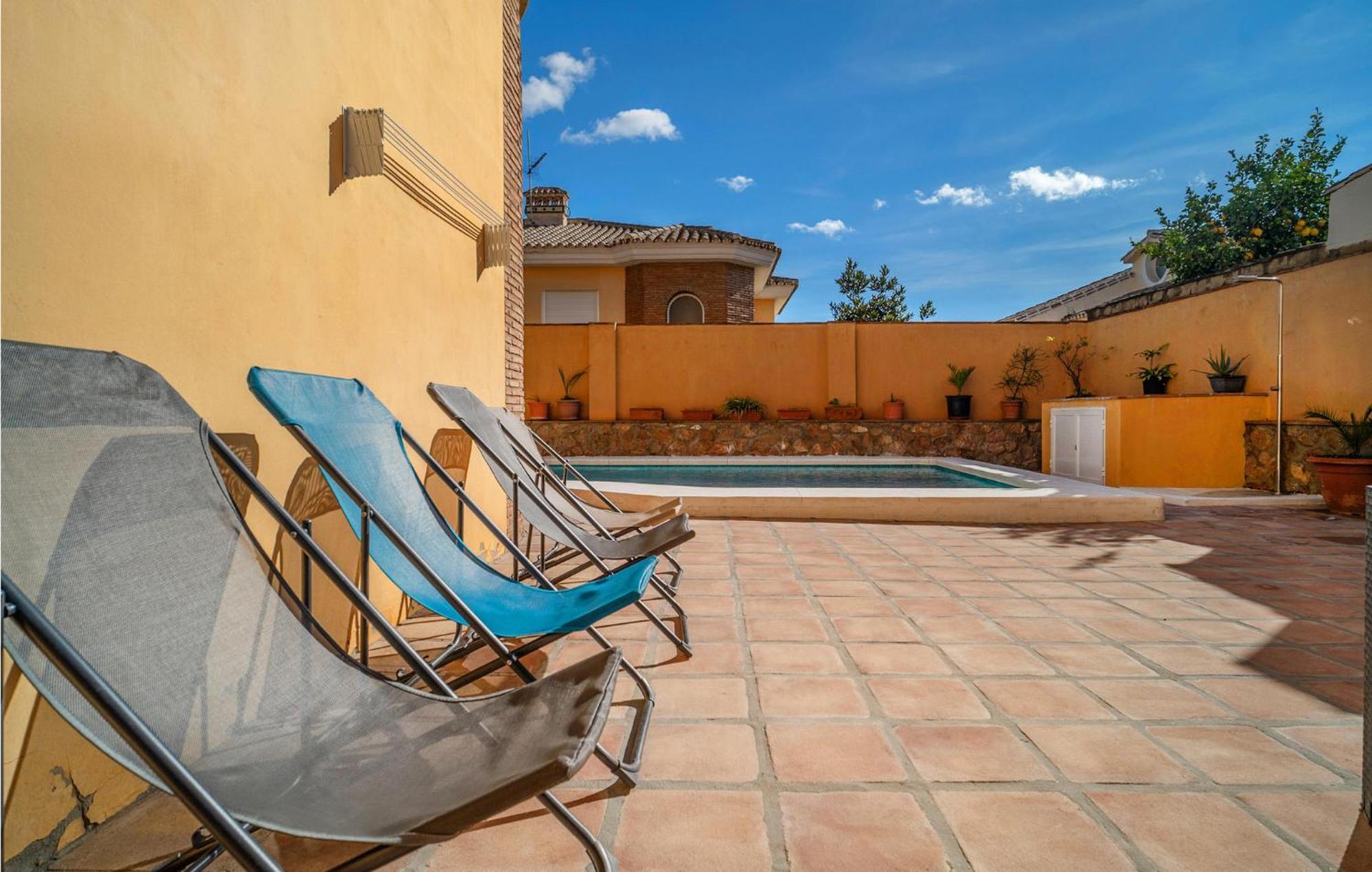In With 5 Bedrooms, Wifi And Outdoor Swimming Pool * Benalmadena