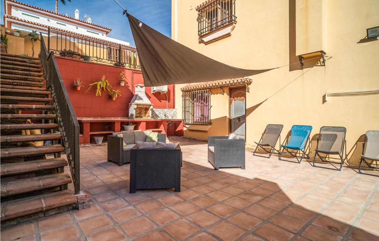 In With 5 Bedrooms, Wifi And Outdoor Swimming Pool Benalmadena