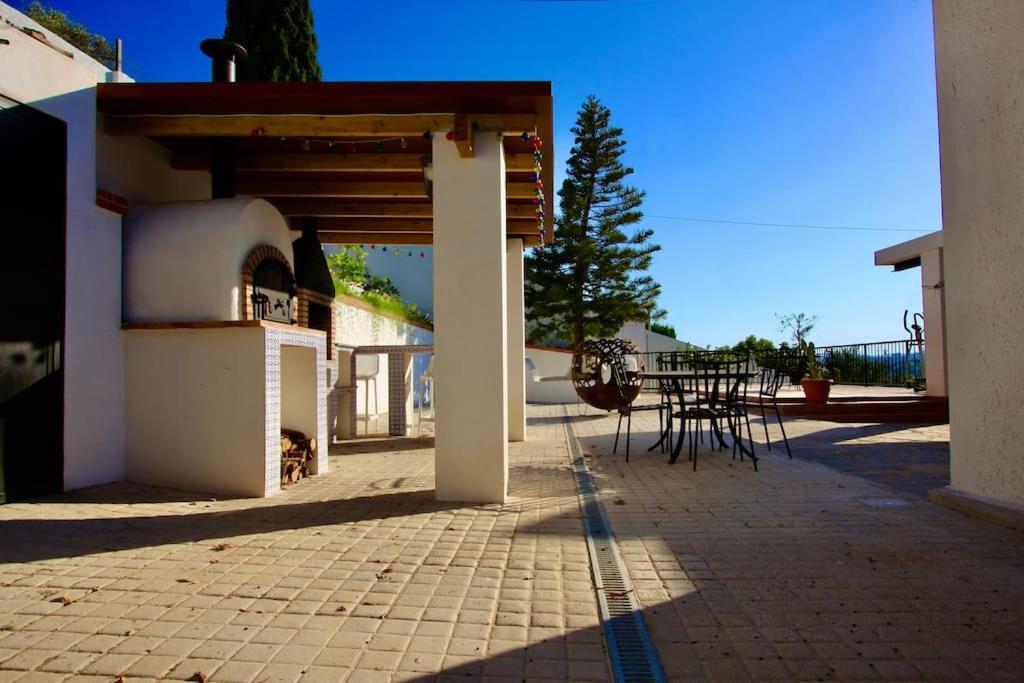 Villa Private With Pool, Casa Torre Bonita *