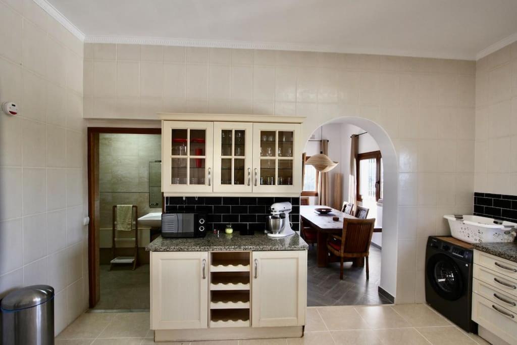 Private With Pool, Casa Torre Bonita Villa