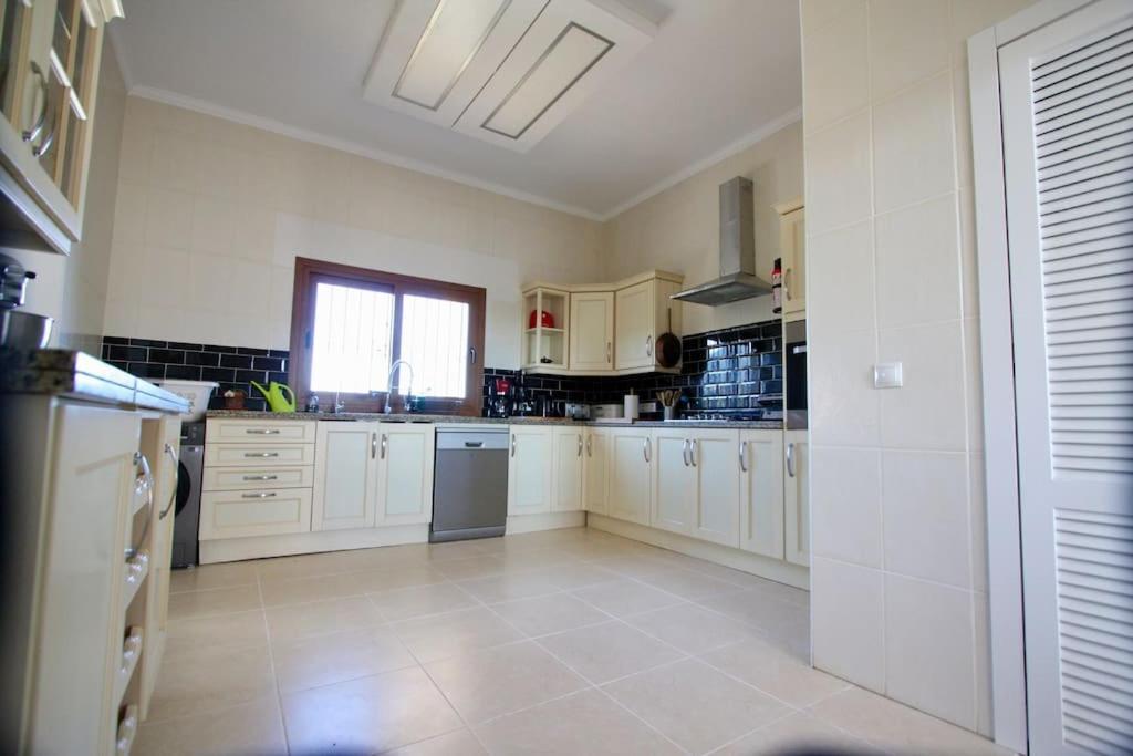 Private With Pool, Casa Torre Bonita *