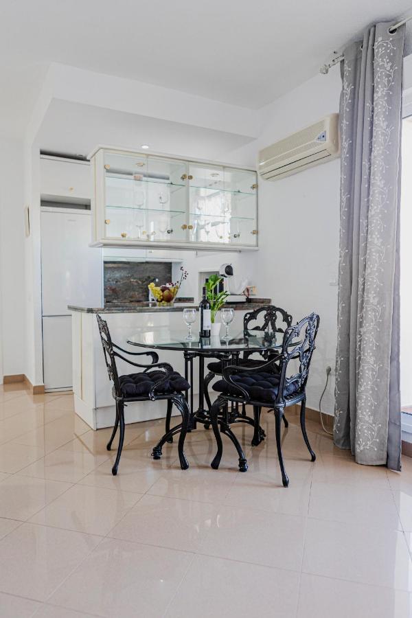 Aparthotel Benalbeach Penthouse Sea View *